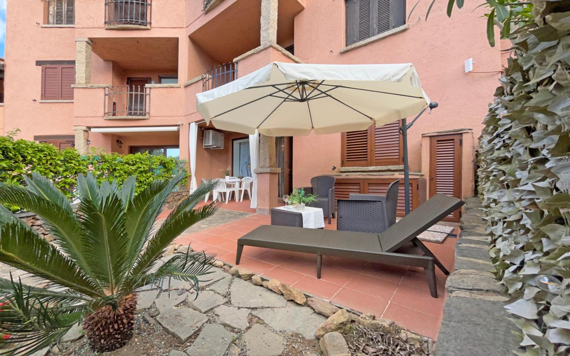 Deluxe Apartments In Порто-Ротондо Экстерьер фото